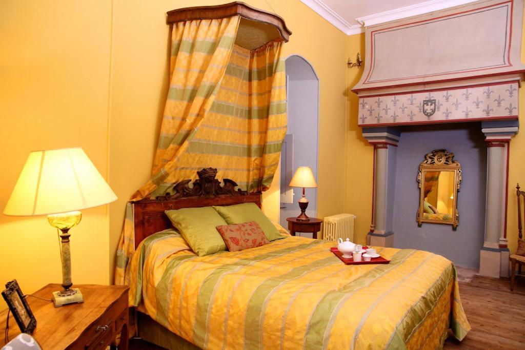 Chateau De Montriou Feneu Ruang foto